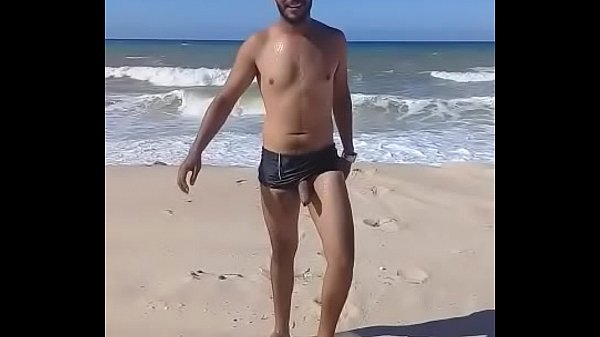 Coroa Gay Safado Na Praia