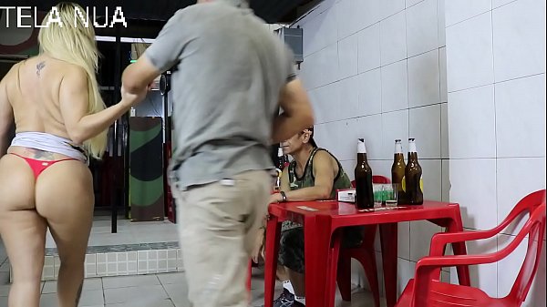 Coroa Peitudinha Nua