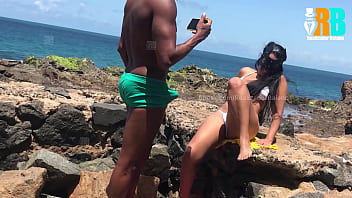 Simone Bardini fudendo com um negão na sua casa